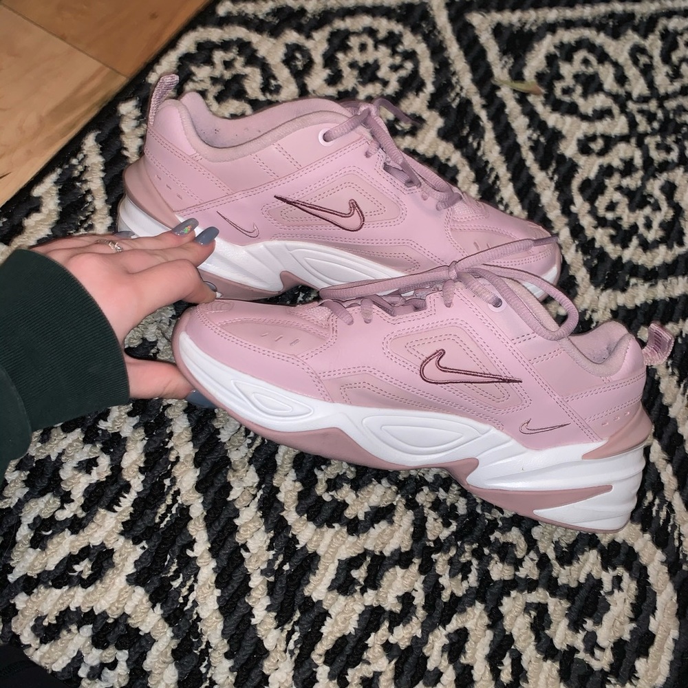 Nike Sneakers!!